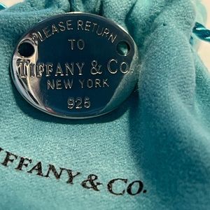 Tiffany & Co. Oval Tag pendant